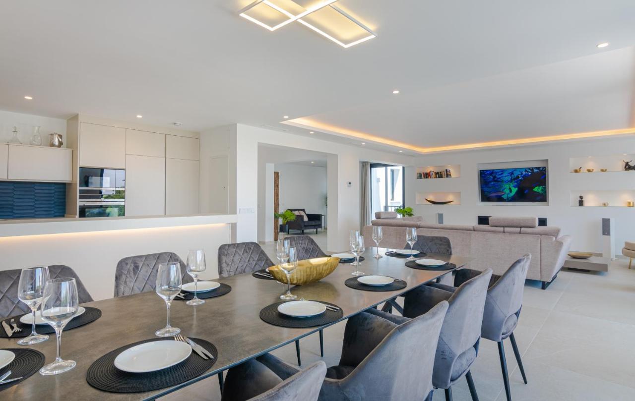 The Perfect Luxury - 5 Bdrm Lejlighed *